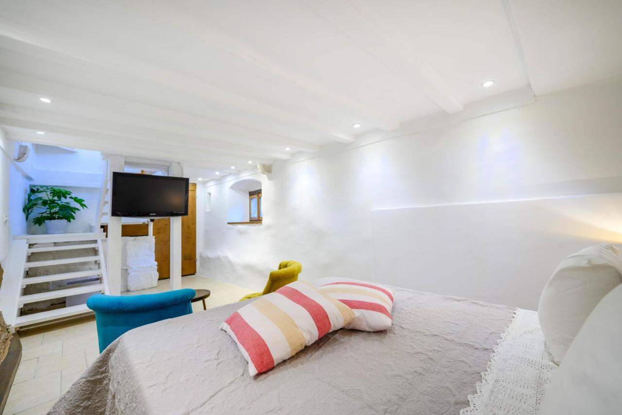 On The Rock Apartments Szybenik Zewnętrze zdjęcie